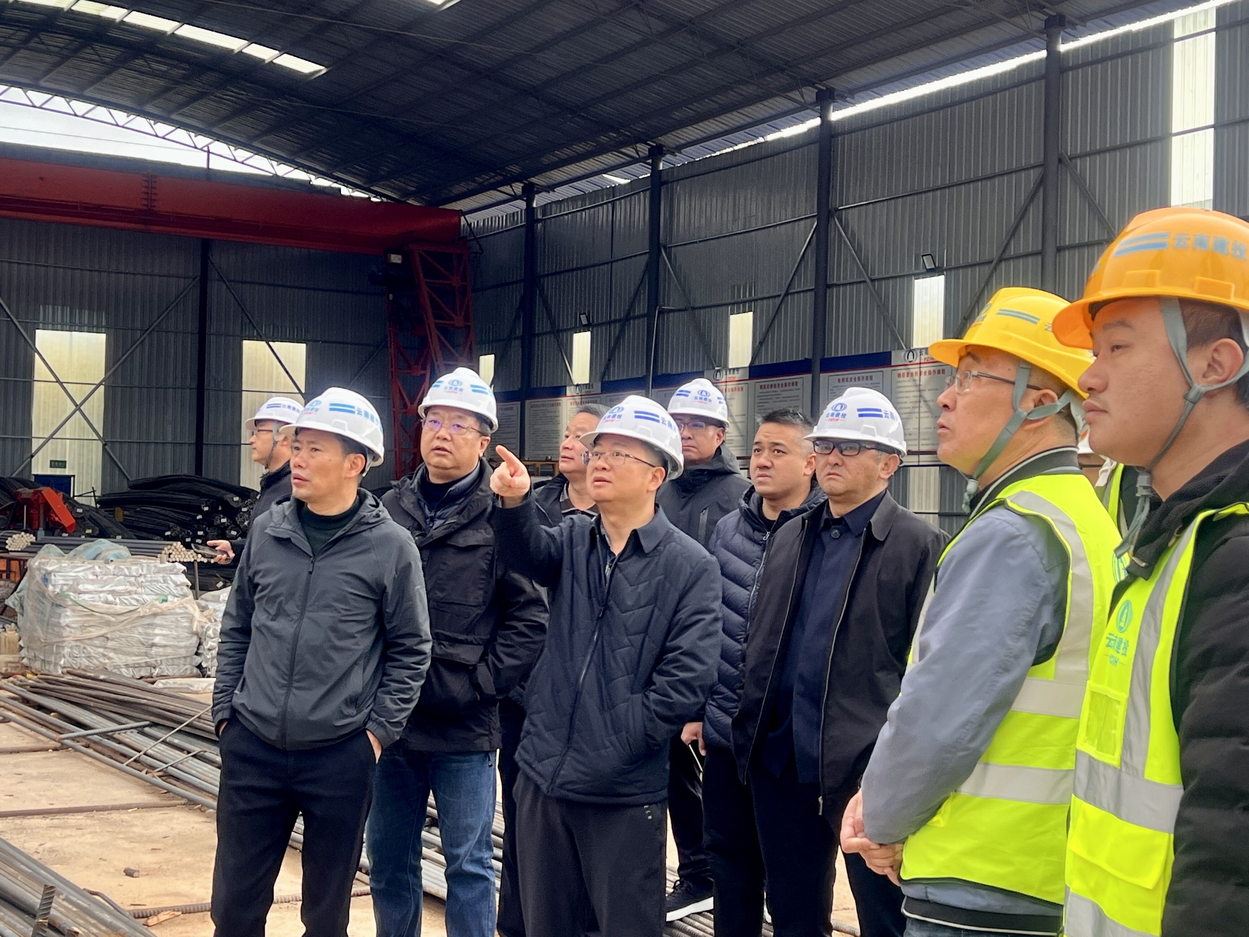 玉溪市副市长董金柱调研峨石红高速公路（玉溪段）项目