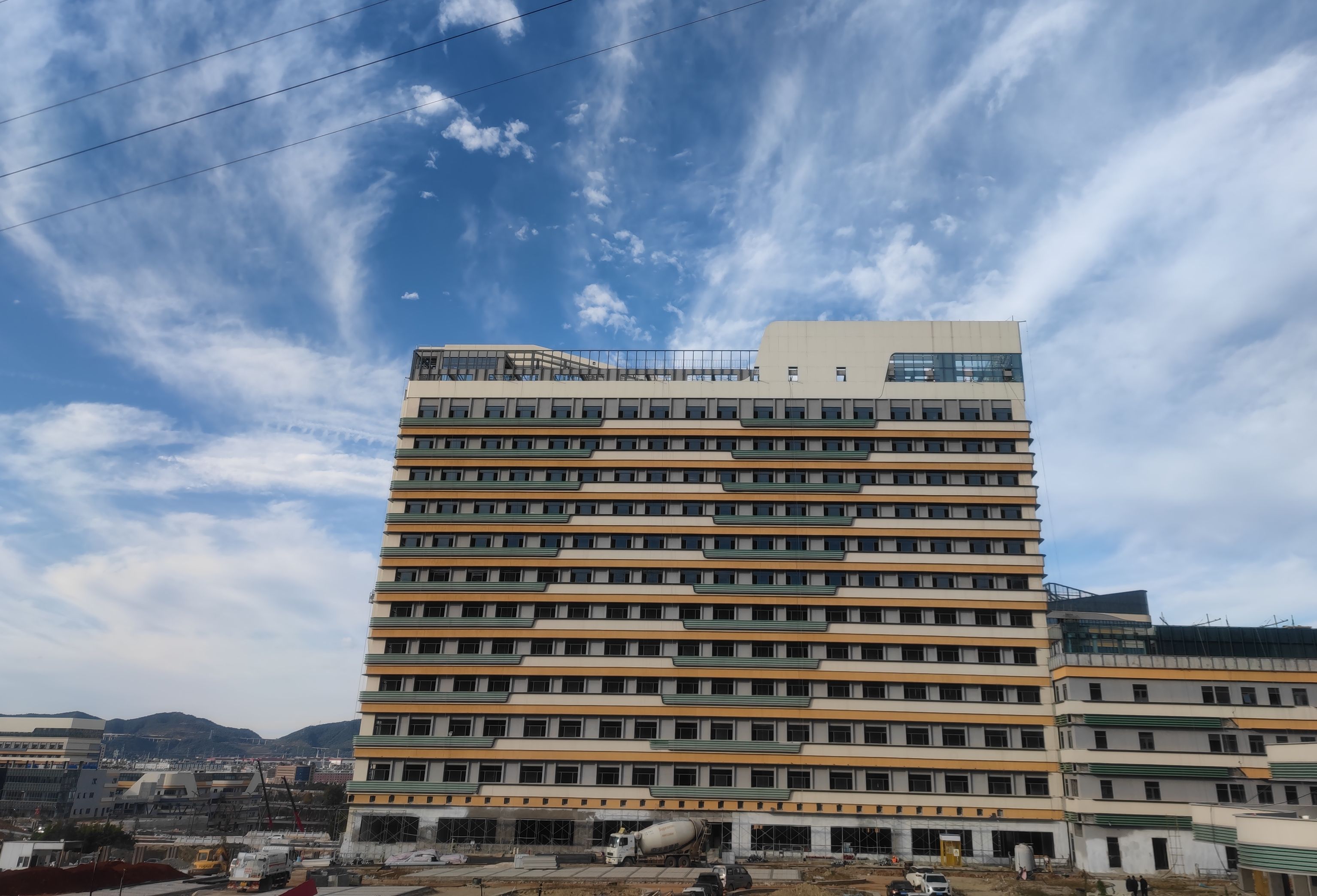 曲靖肝胆医院建设世界杯官网合作平台通过竣工验收