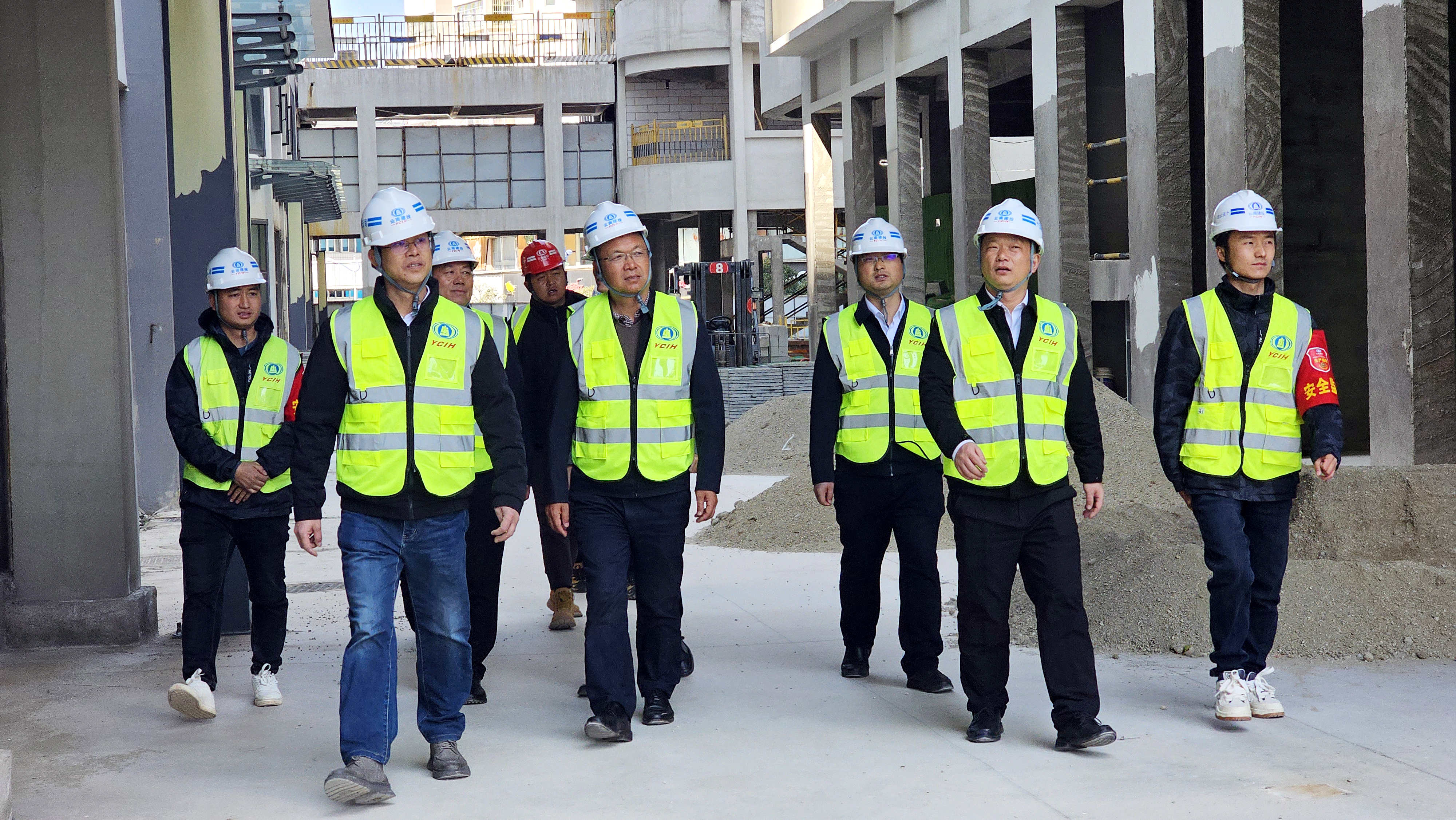 杨国文调研楚雄州中医医院建设项目和正阳华府（二期）建设项目