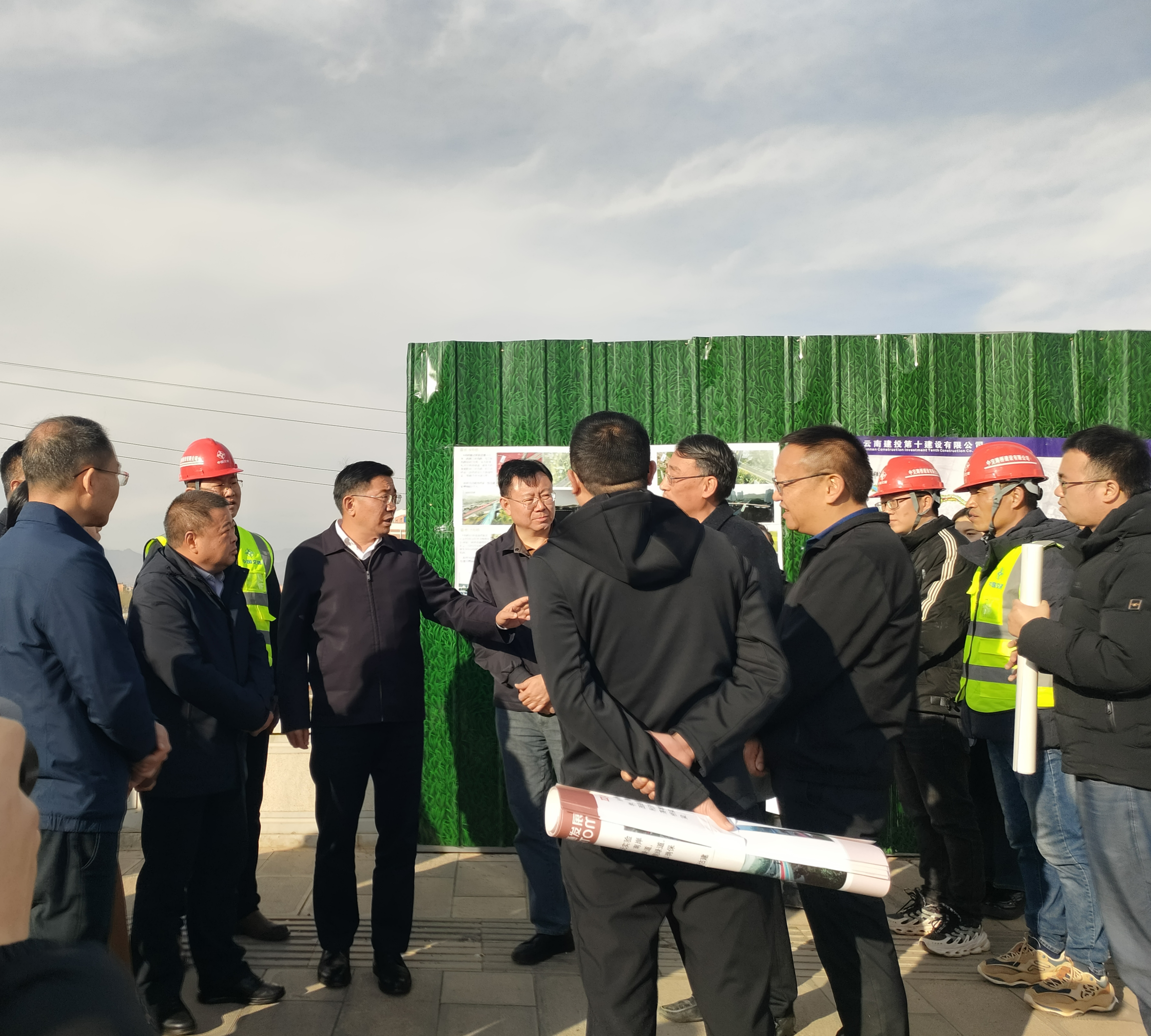 昭通市委副书记、市长杨承新调研昭通市美丽河道项目