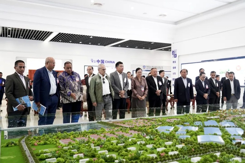 东帝汶国家总统若泽·拉莫斯·奥尔塔调研赛色塔综合开发区