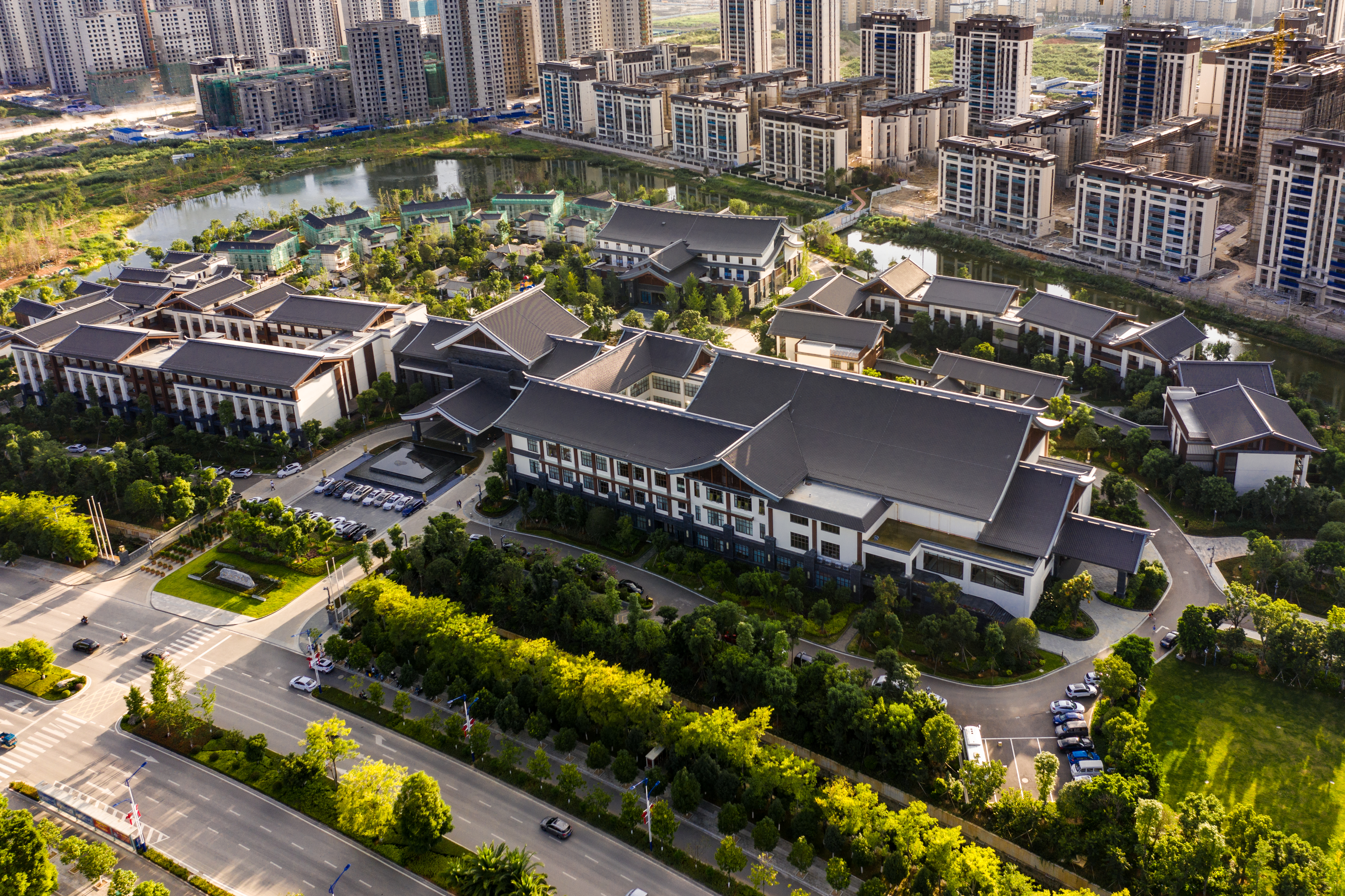 保山市青华湖园林生态酒店项目安装工程