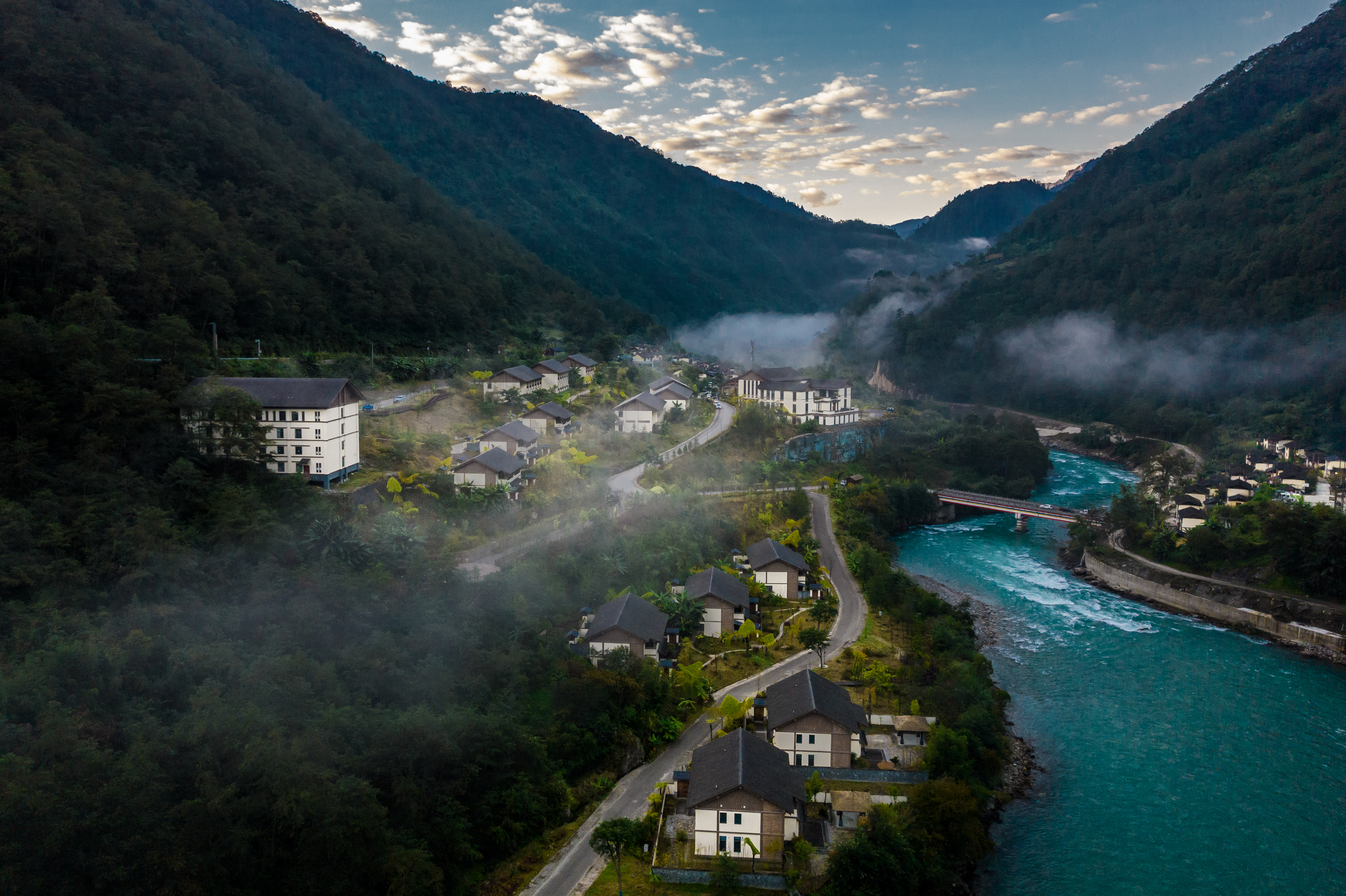 独龙江天境酒店