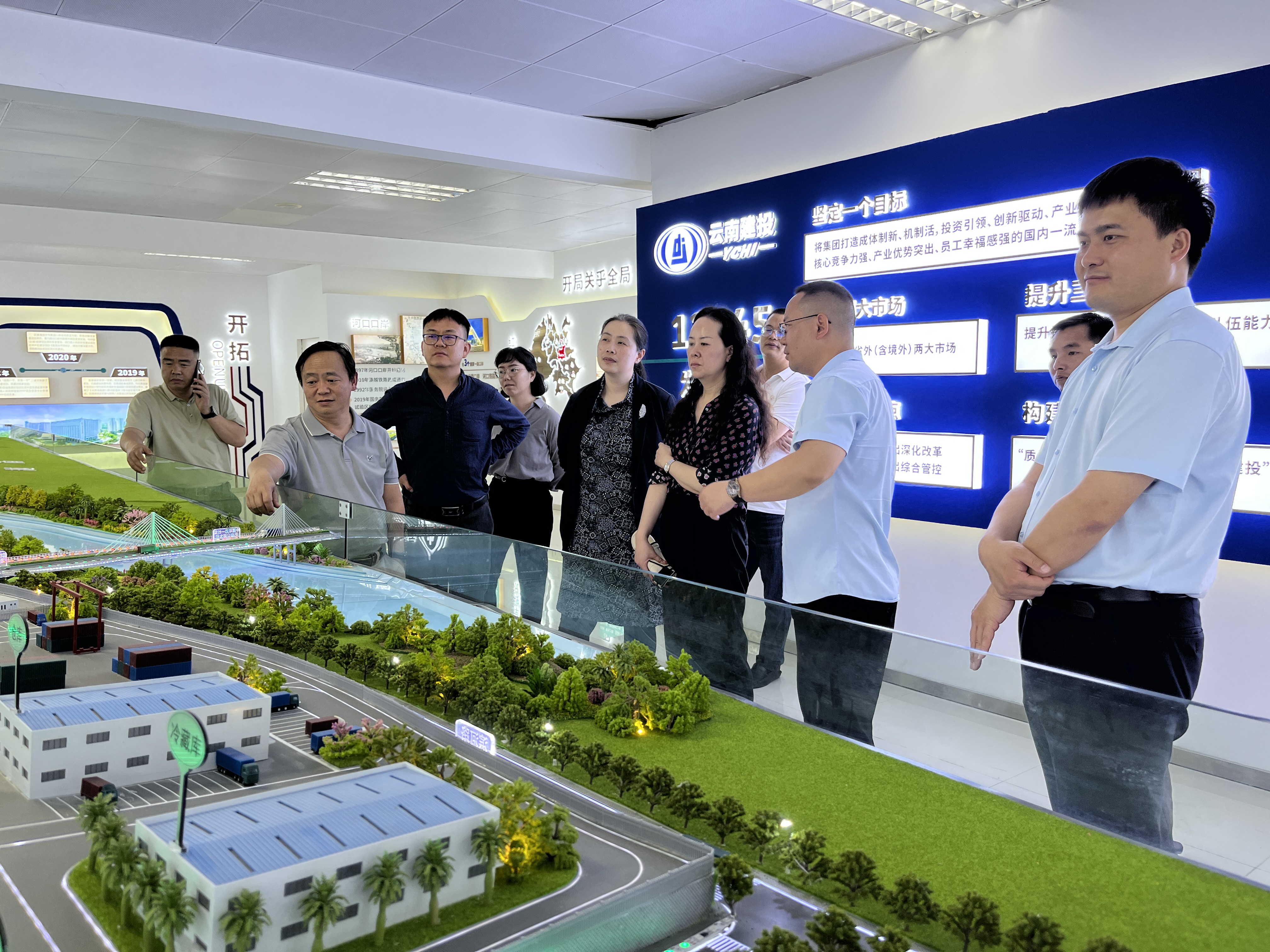 省商务厅党组成员、副厅长李翌调研坝洒监管区建设项目