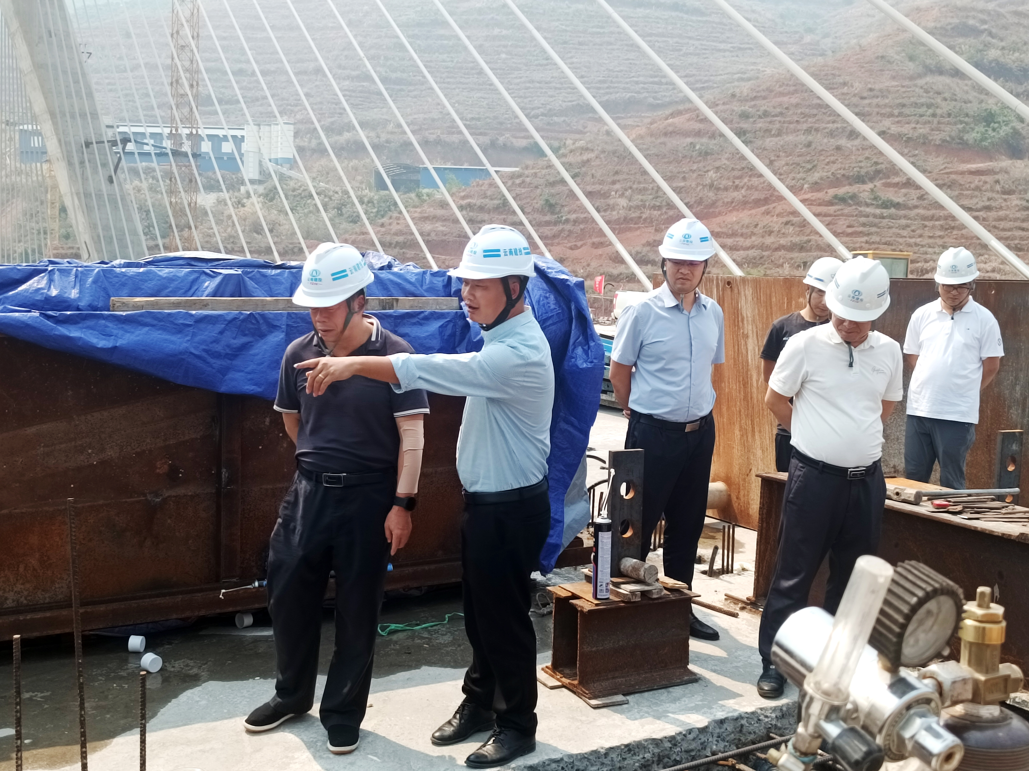 西双版纳州人大常委会副主任刘俊杰调研景洪神秘谷澜沧江大桥项目