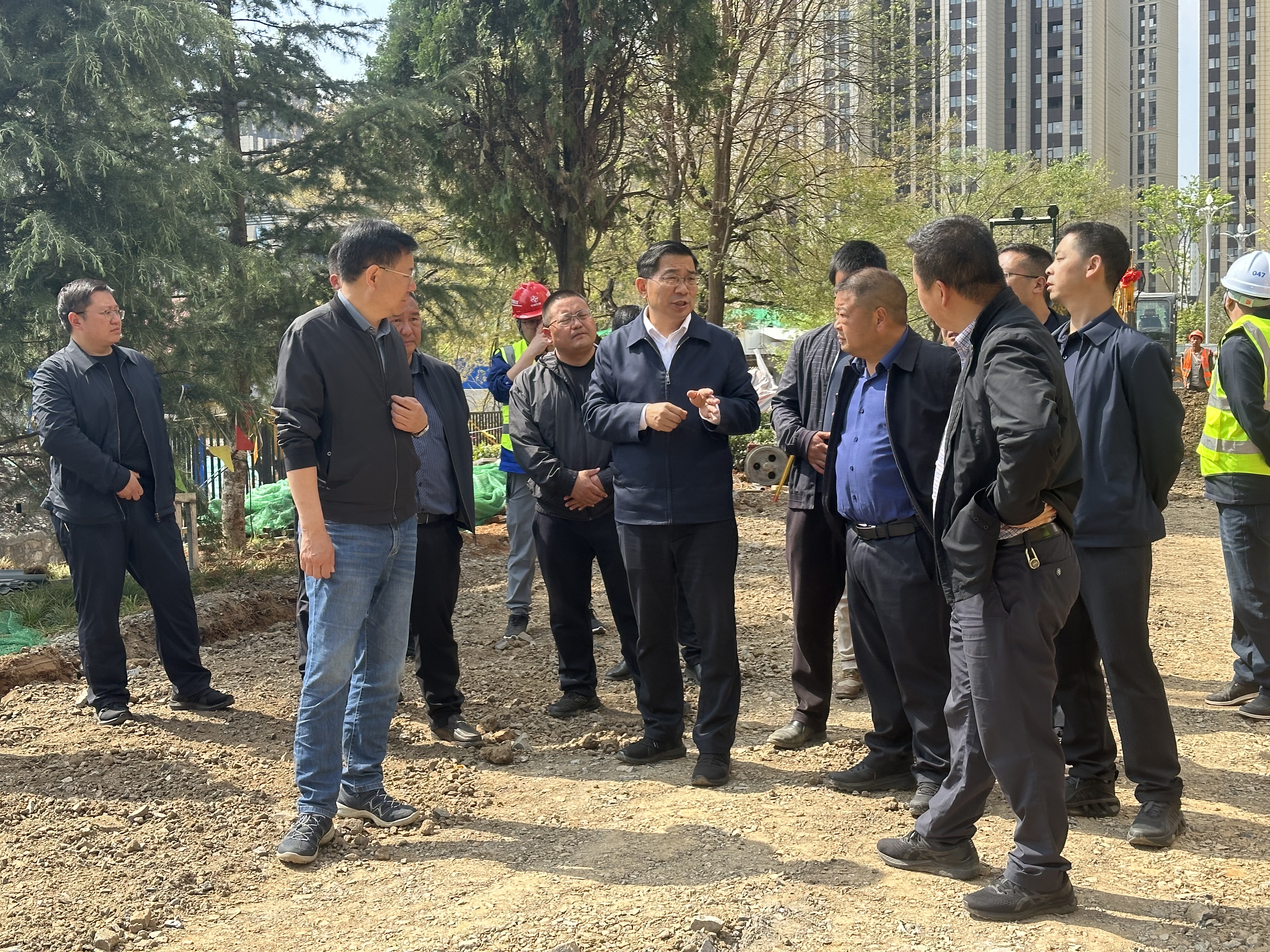 昭通市委副书记、市长杨承新调研昭通市美丽河道项目