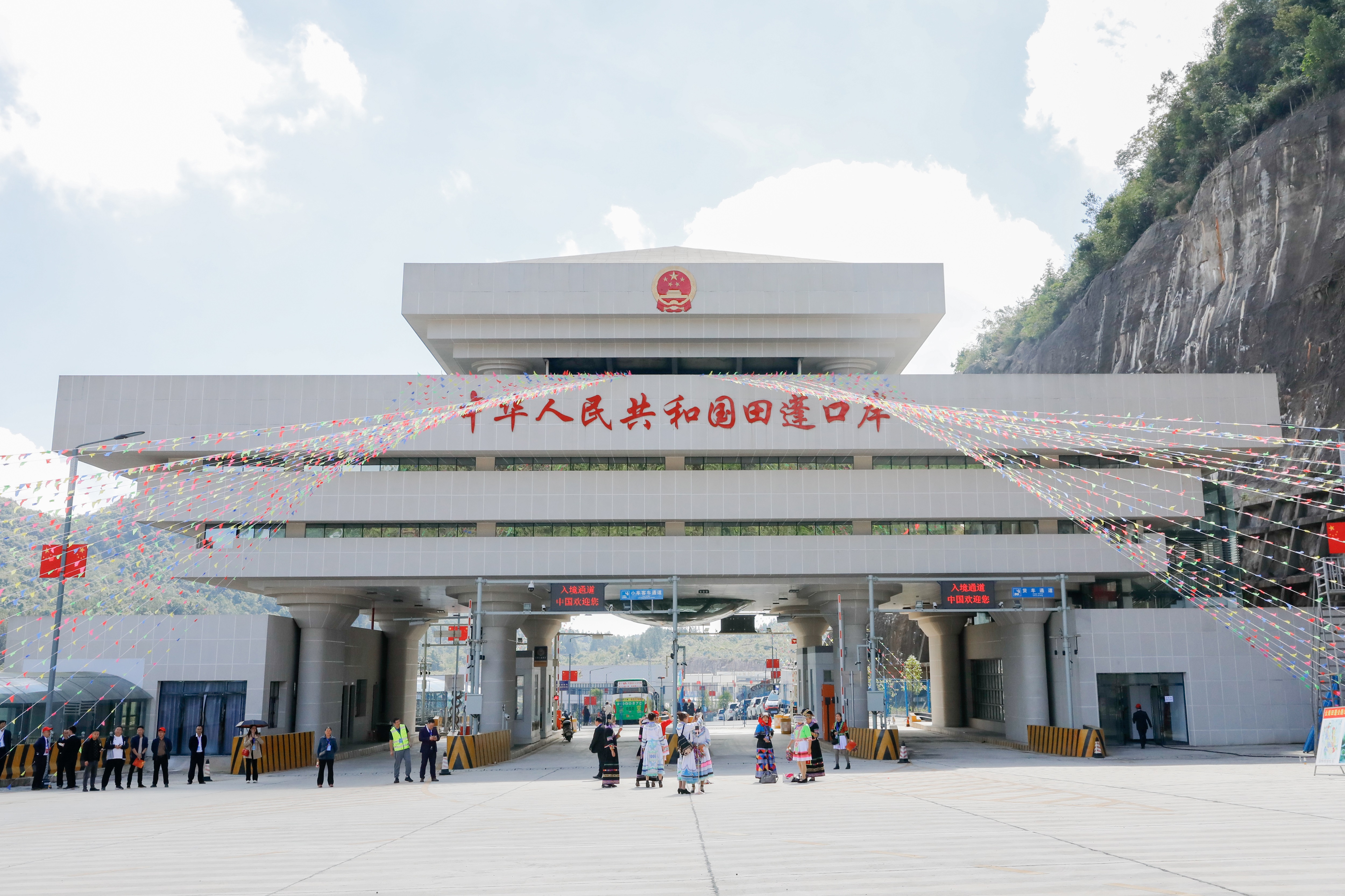 省商务厅党组成员顾敏调研田蓬口岸项目