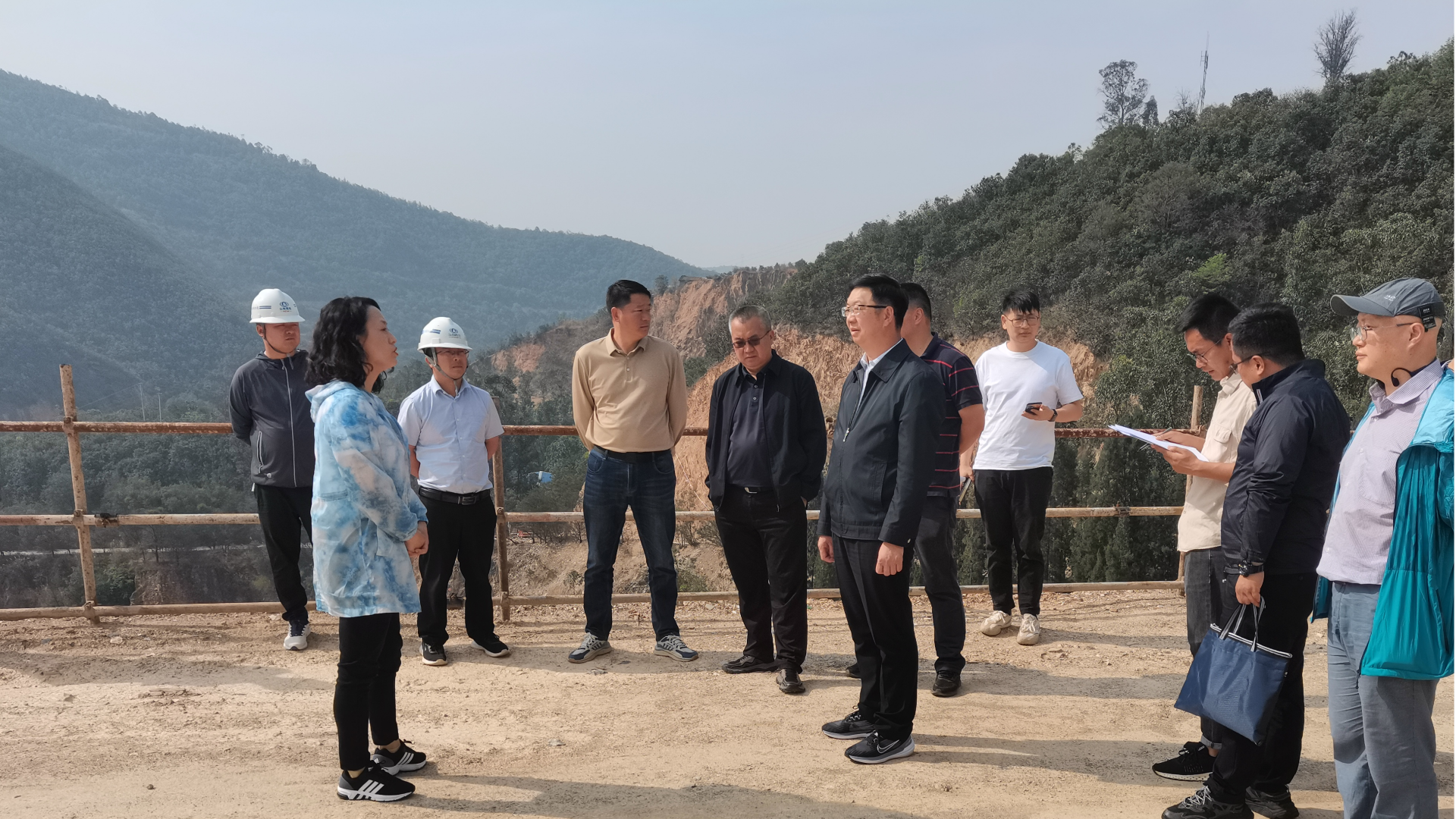 省水利厅副厅长包崇国到大谷厂水库除险加固工程检查防汛工作