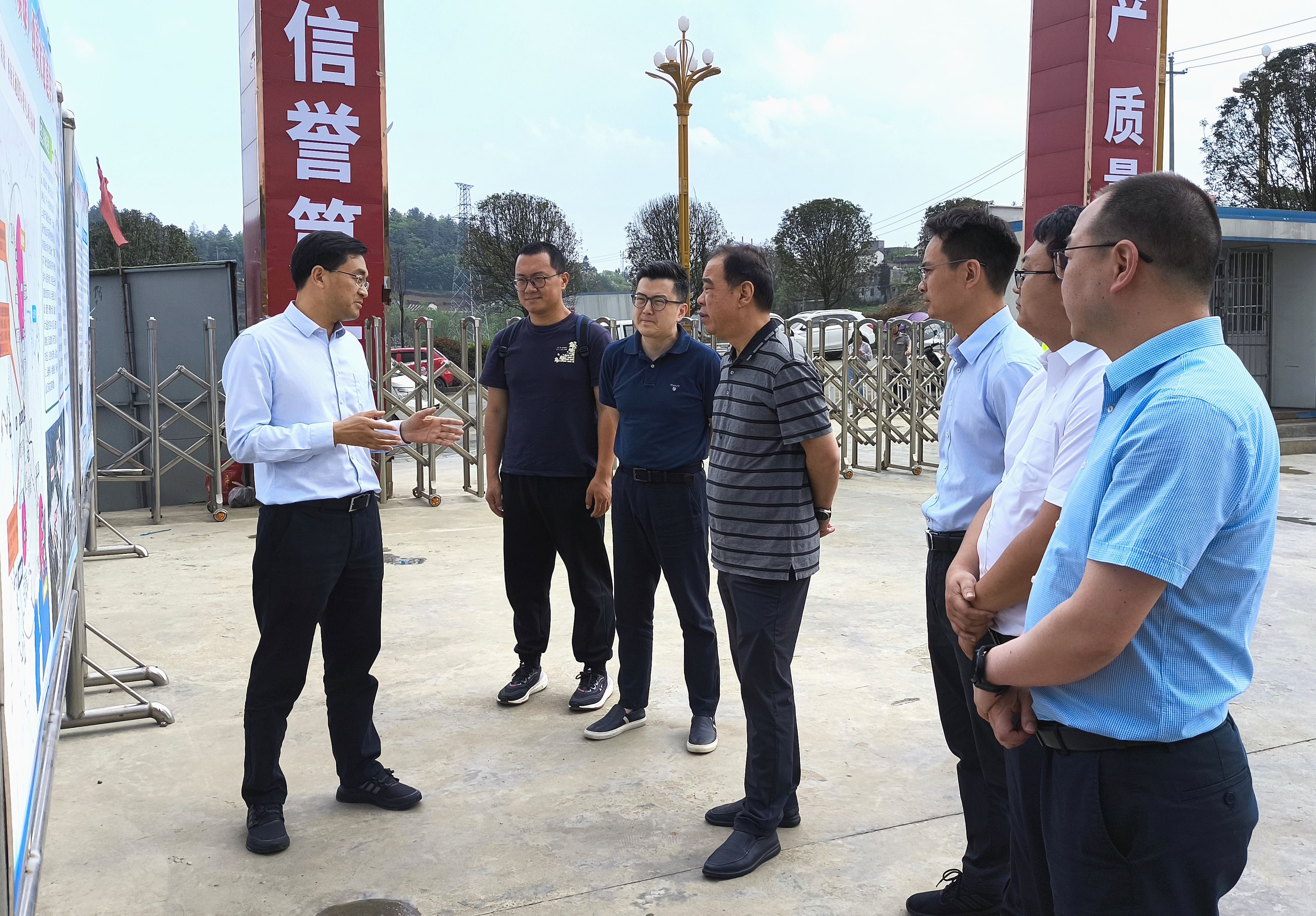 进出口银行云南省分行副行长苗泽林调研赤水源（镇雄）西南大通道供应链中心项目