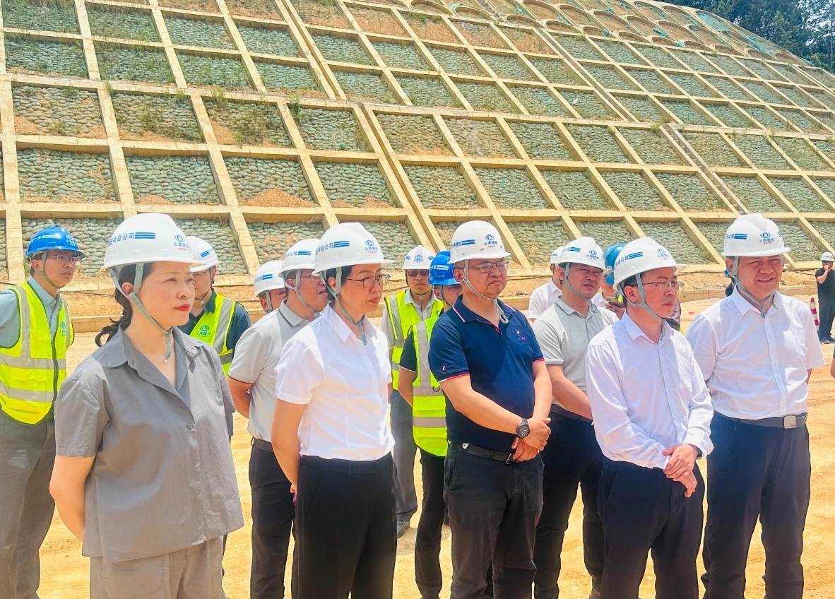 李松涛、刘金荣调研那兴高速项目