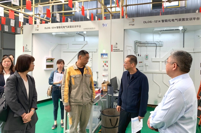 陈宙翔调研省建技校