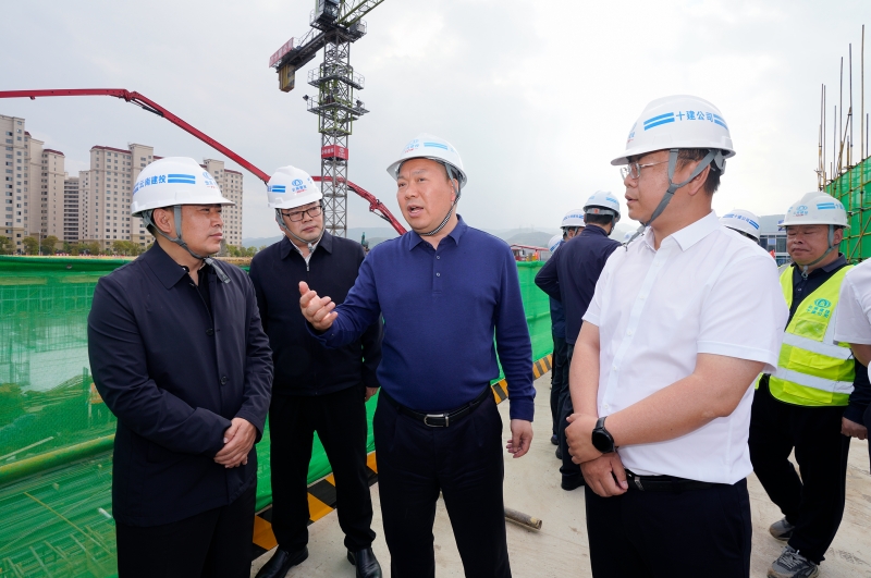 陈祖军调研大关县城地灾避险搬迁安置区项目