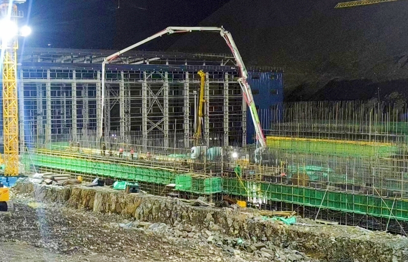 西藏巨龙铜矿二期改扩建项目原矿堆场顺利完成4#通廊首层首段混凝土浇筑任务