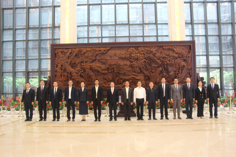 老挝公共工程与运输部副部长利塔·卡提亚到访世界杯官网合作平台