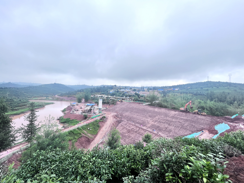 西双版纳州委常委、常务副州长罗景锋调研景洪市茶园水库扩建工程