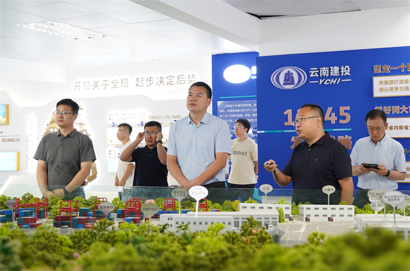 住建部村镇建设司副司长苏卡调研坝洒监管区建设项目