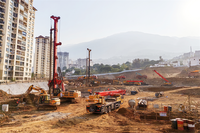 昭通市副市长马洪旗调研巧家县新增国有土地安置项目