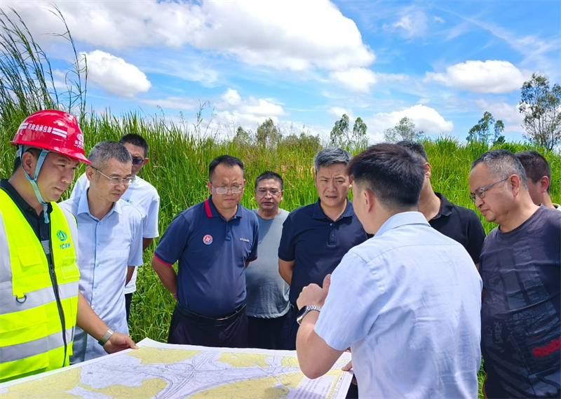 文山州副州长李松涛调研西广高速（云南段）项目
