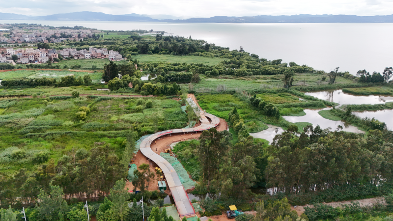 昆明滇池绿道2026世界杯即时比分湖之桥栈道、淤泥河桥顺利合龙