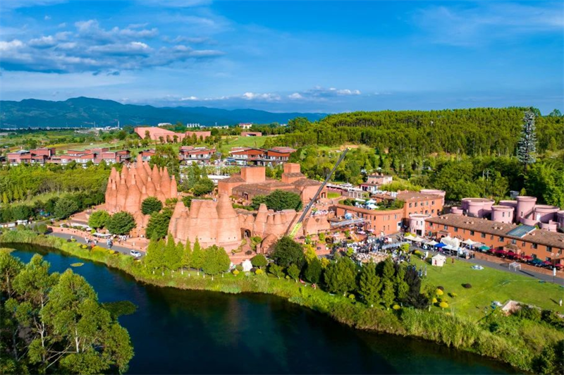 打好产业服务优势牌丨抖音看见音乐计划·《很高兴音乐会》走进东风韵