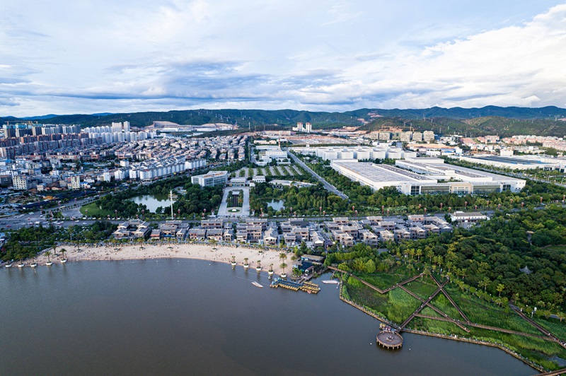 楚雄彝海水岸举办“清凉夏日·感恩回馈”暨火把节推广预热活动