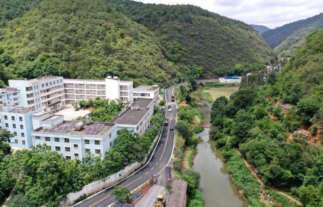 玉溪市红塔区玉洛路通过竣工验收