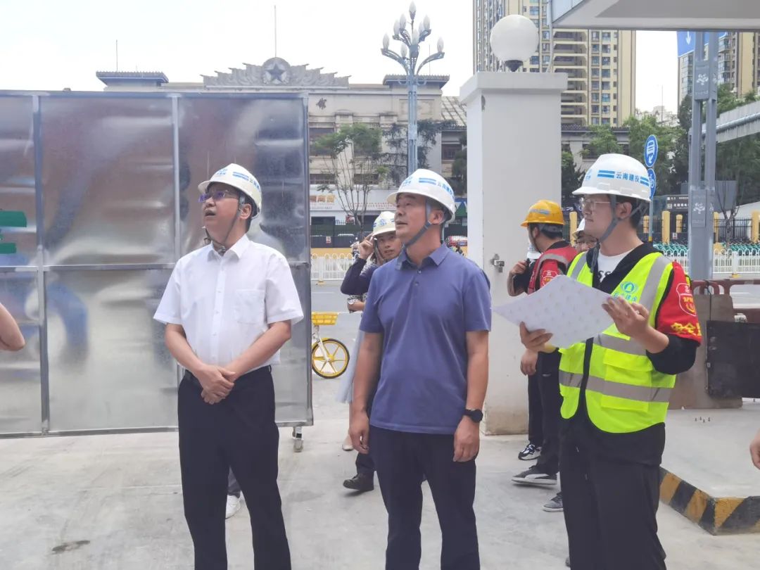 省发改委党组成员、副主任周民欣调研省发改委老办公楼加固维修项目