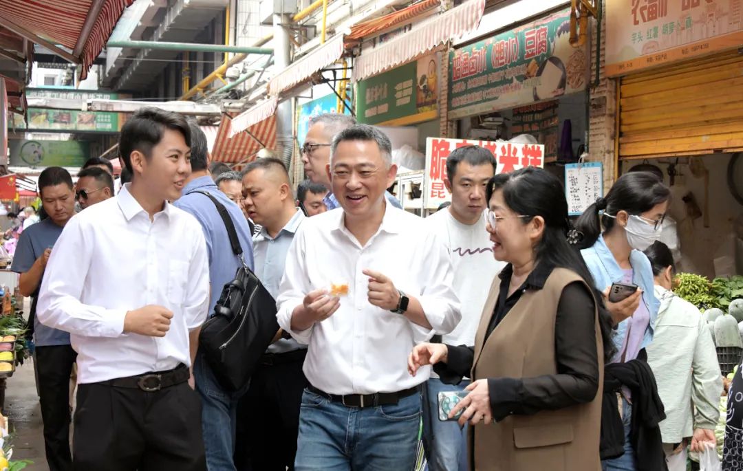 台北农产运销股份有限公司考察团到大观篆新农贸市场考察