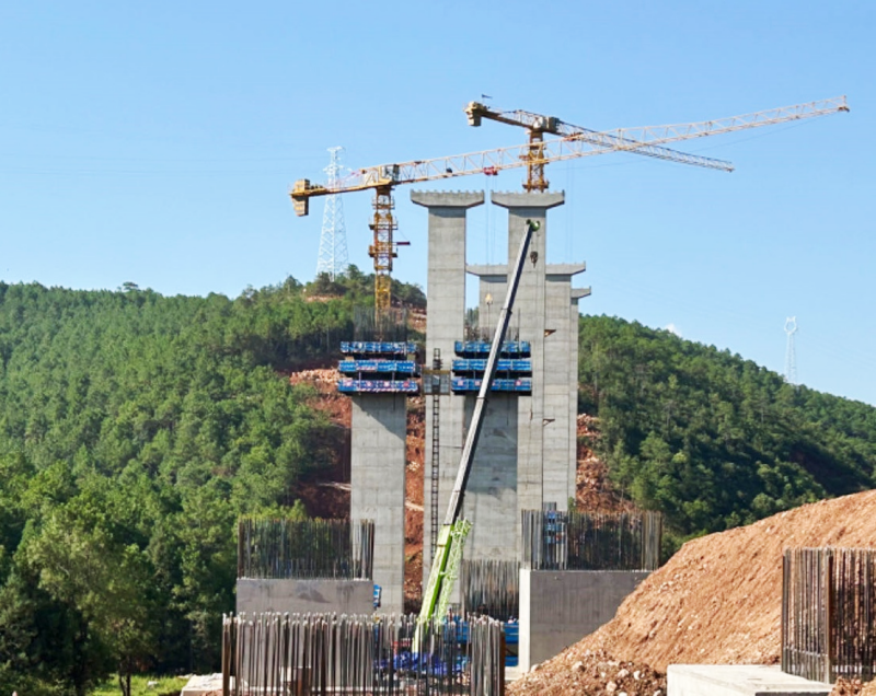 古宁高速吉乌洛大桥桩基全部浇筑完成