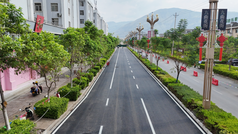 东川区城市综合管廊项目东起路左幅通车