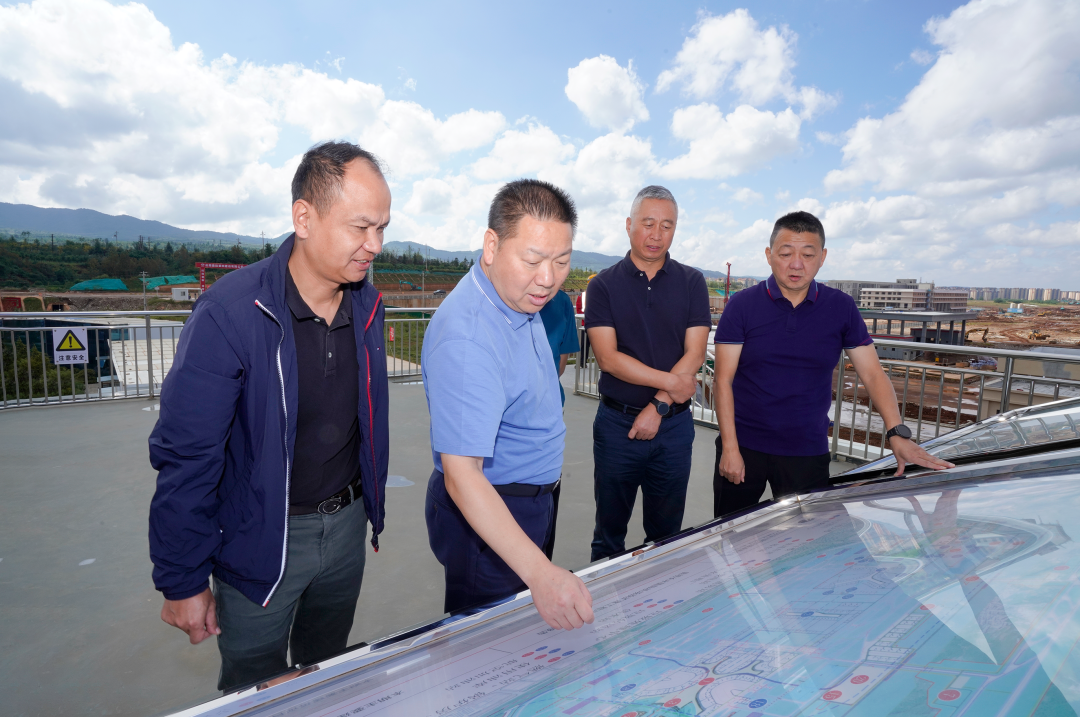 陈祖军调研昆明长水国际机场改扩建项目 与一线干部职工共度中秋佳节