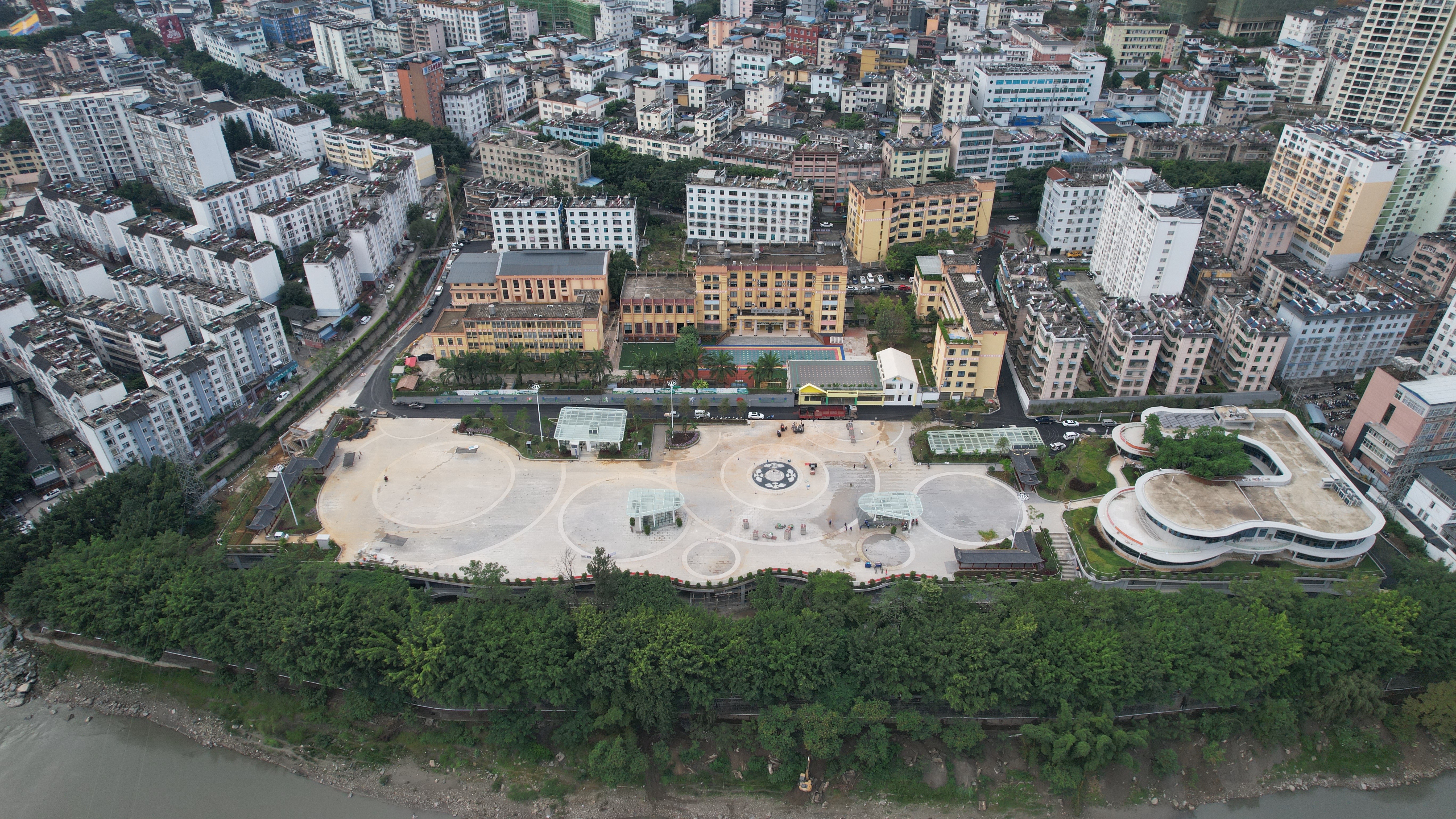 怒江州体育运动中心建设项目投入使用