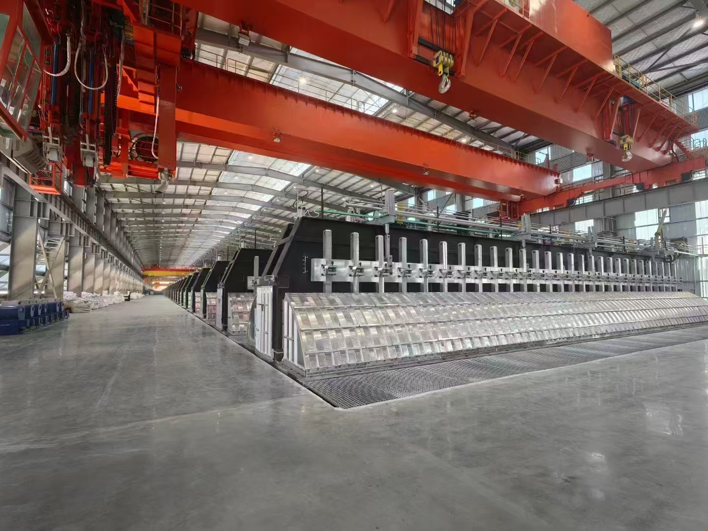 机安公司贵州省六盘水双元铝业有限责任公司二期项目顺利启槽