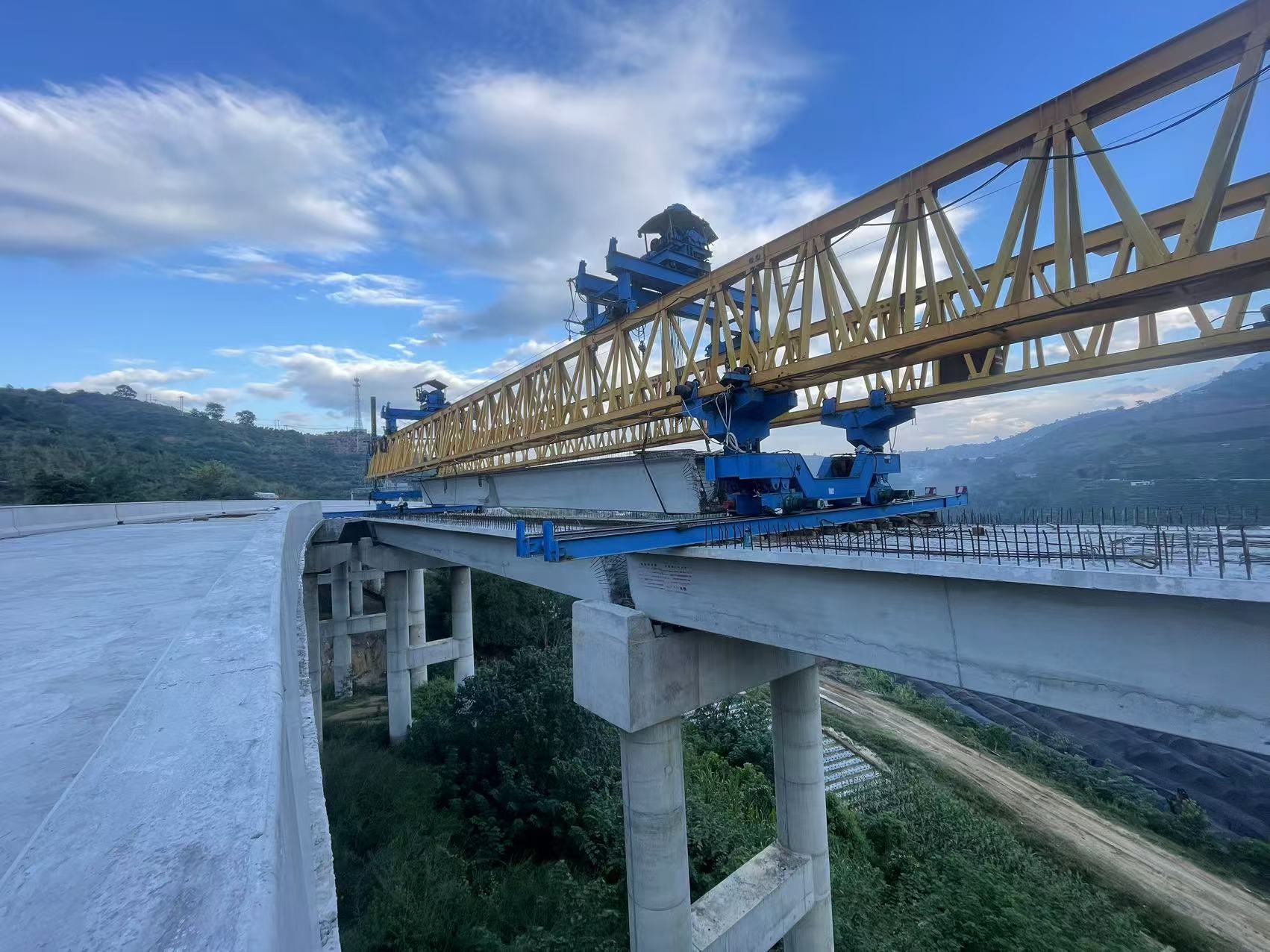 永金高速公路互通枢纽工程全面贯通