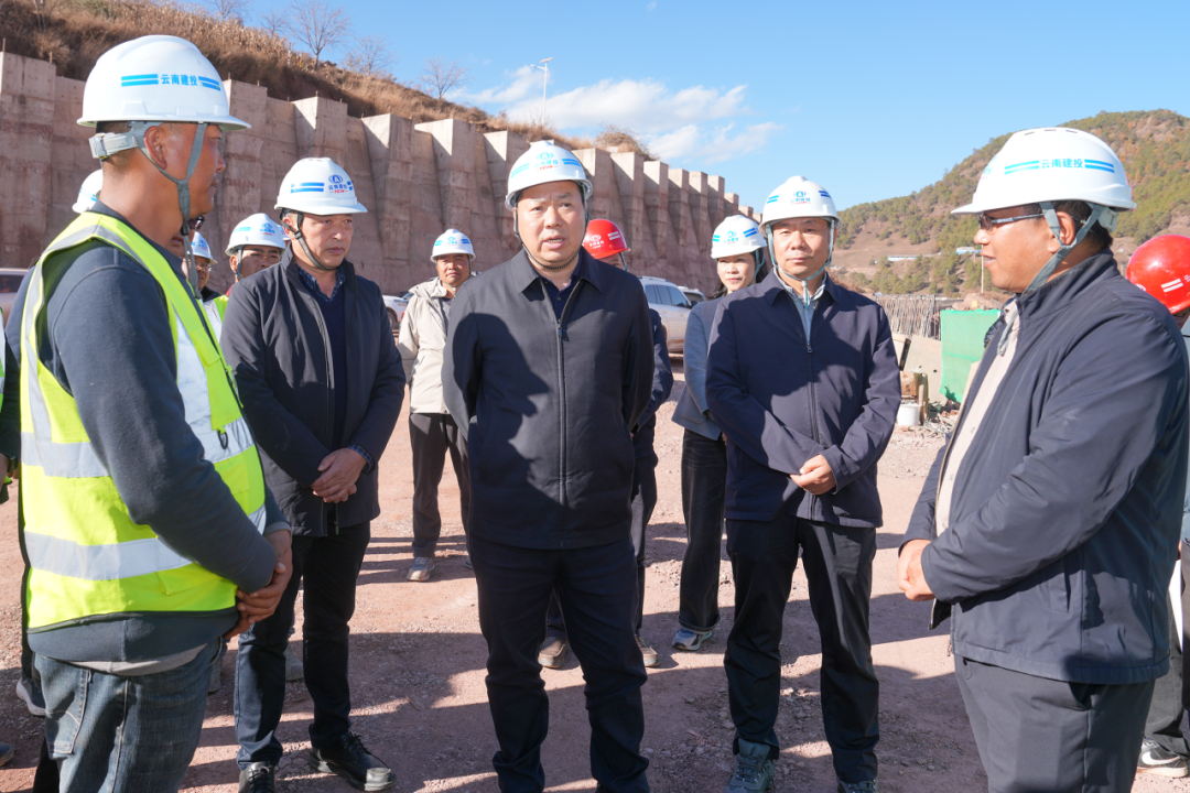 陈祖军调研云兰高速时强调：一鼓作气完成目标任务 积力所举确保建成通车