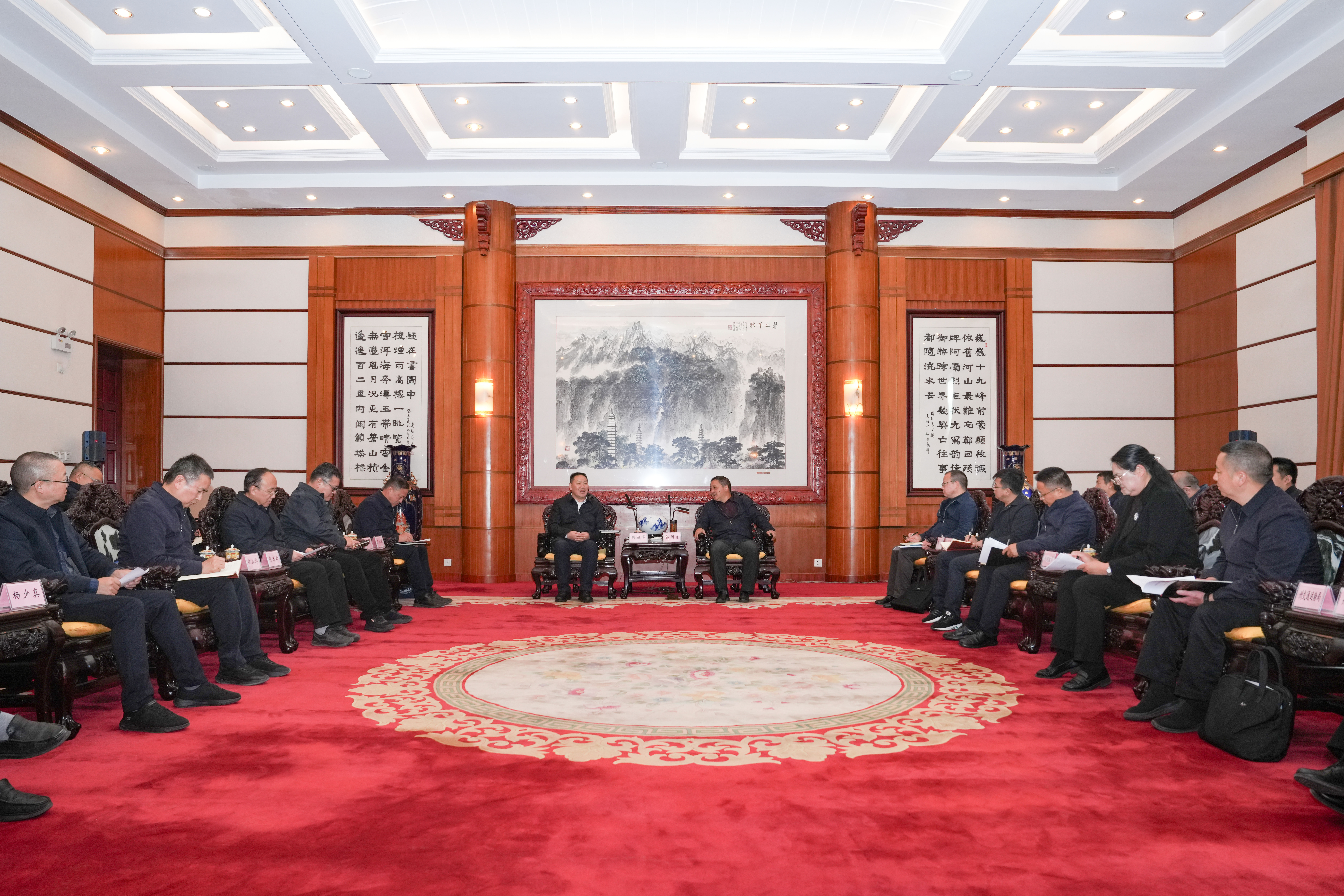 共赢发展 共建未来 2026世界杯官方网址与大理州交流座谈