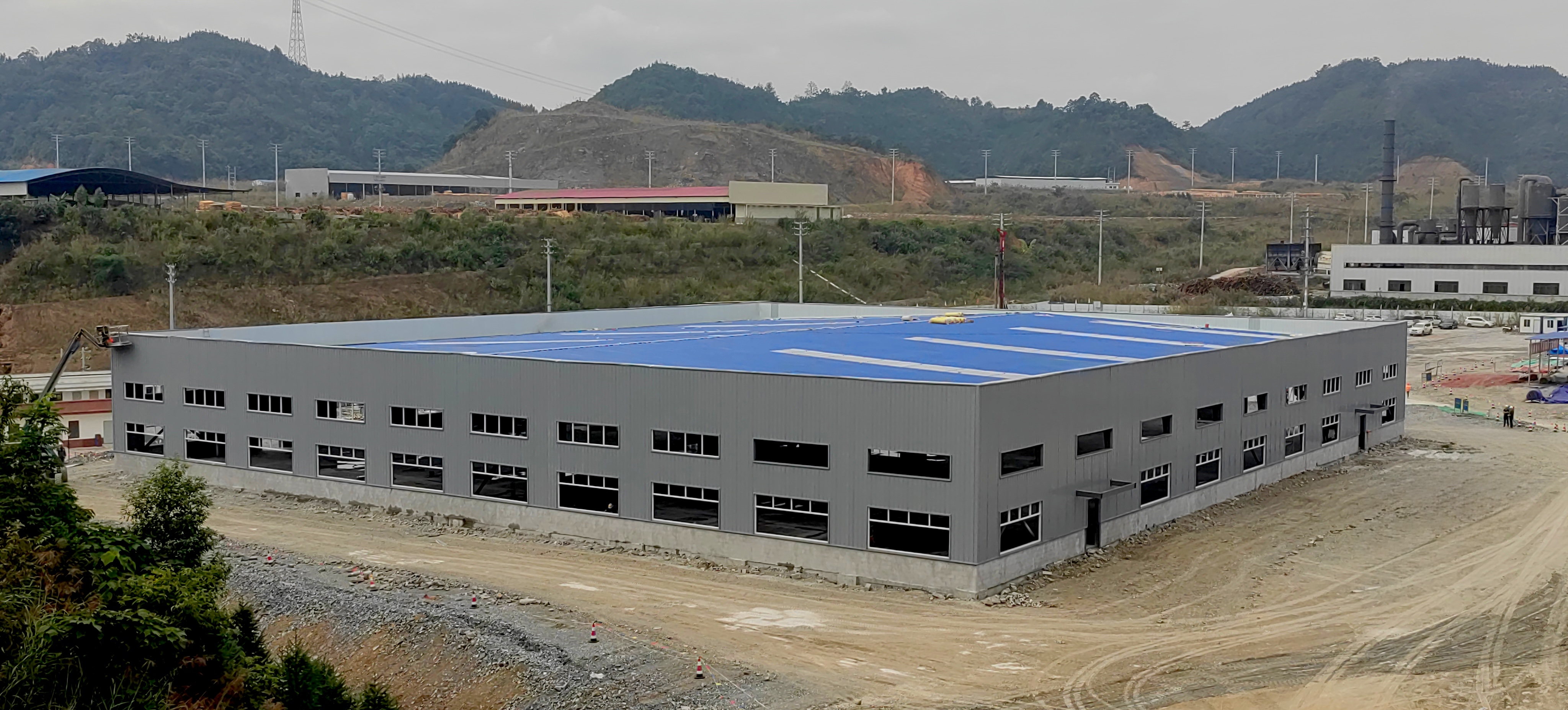 西林县高新林产业技术2026世界杯即时比分项目（一期）工程仓库顺利通过竣工验收