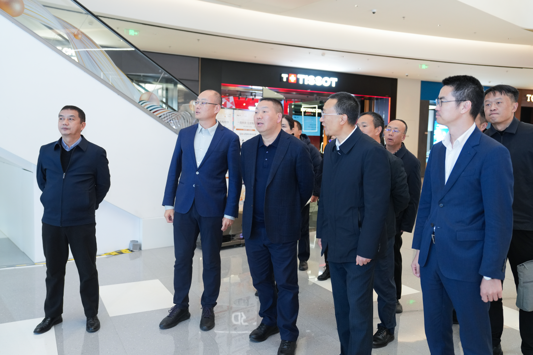 陈祖军调研昆明万象城