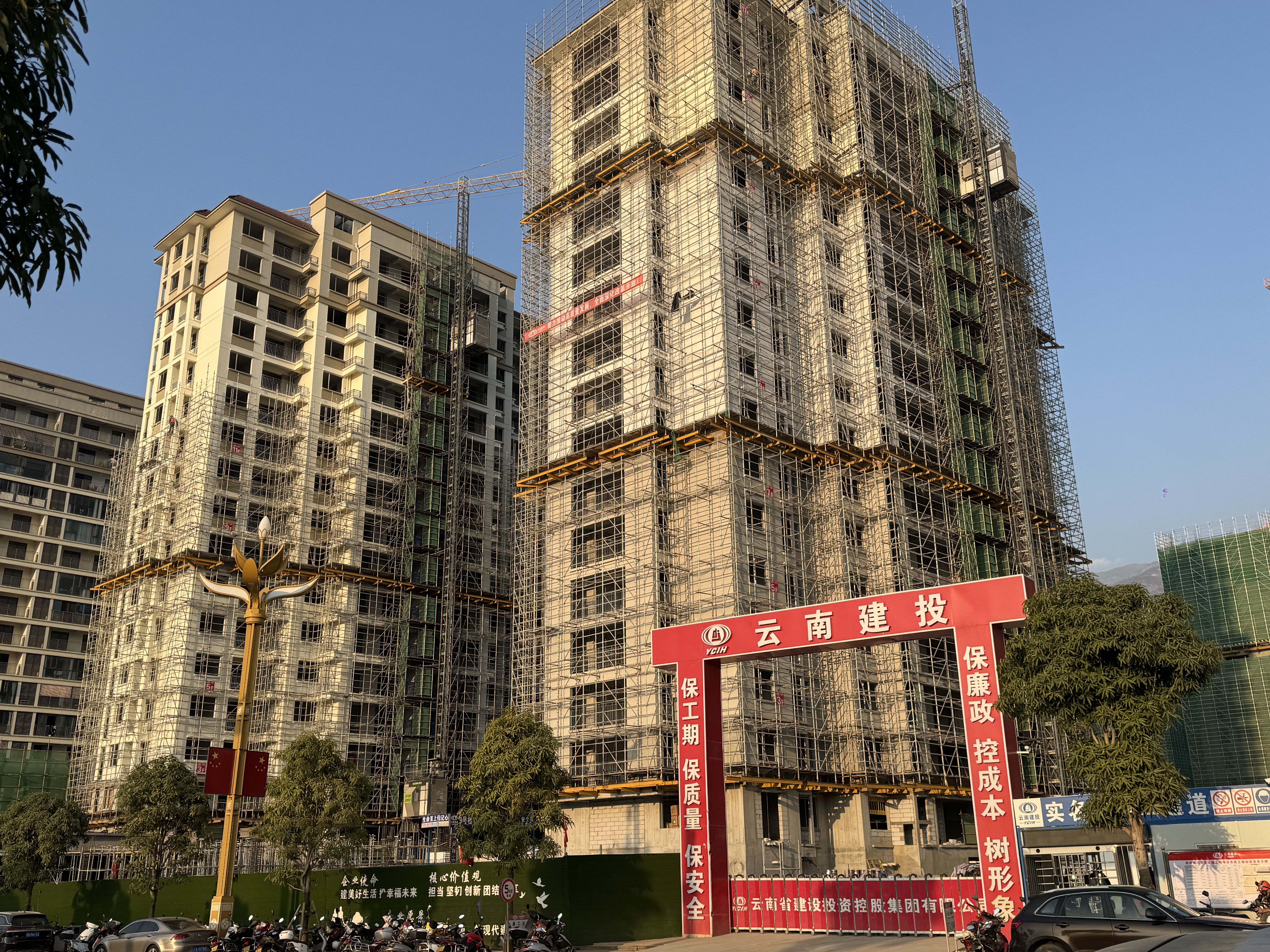 巧家新增项目北门安置区8#地块全面封顶