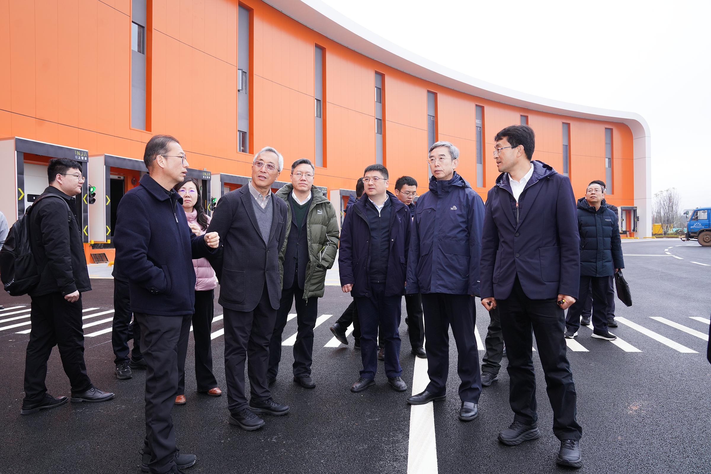 全国政协调研组到世界杯官网合作平台云上营家·昆明国际供应链示范中心调研