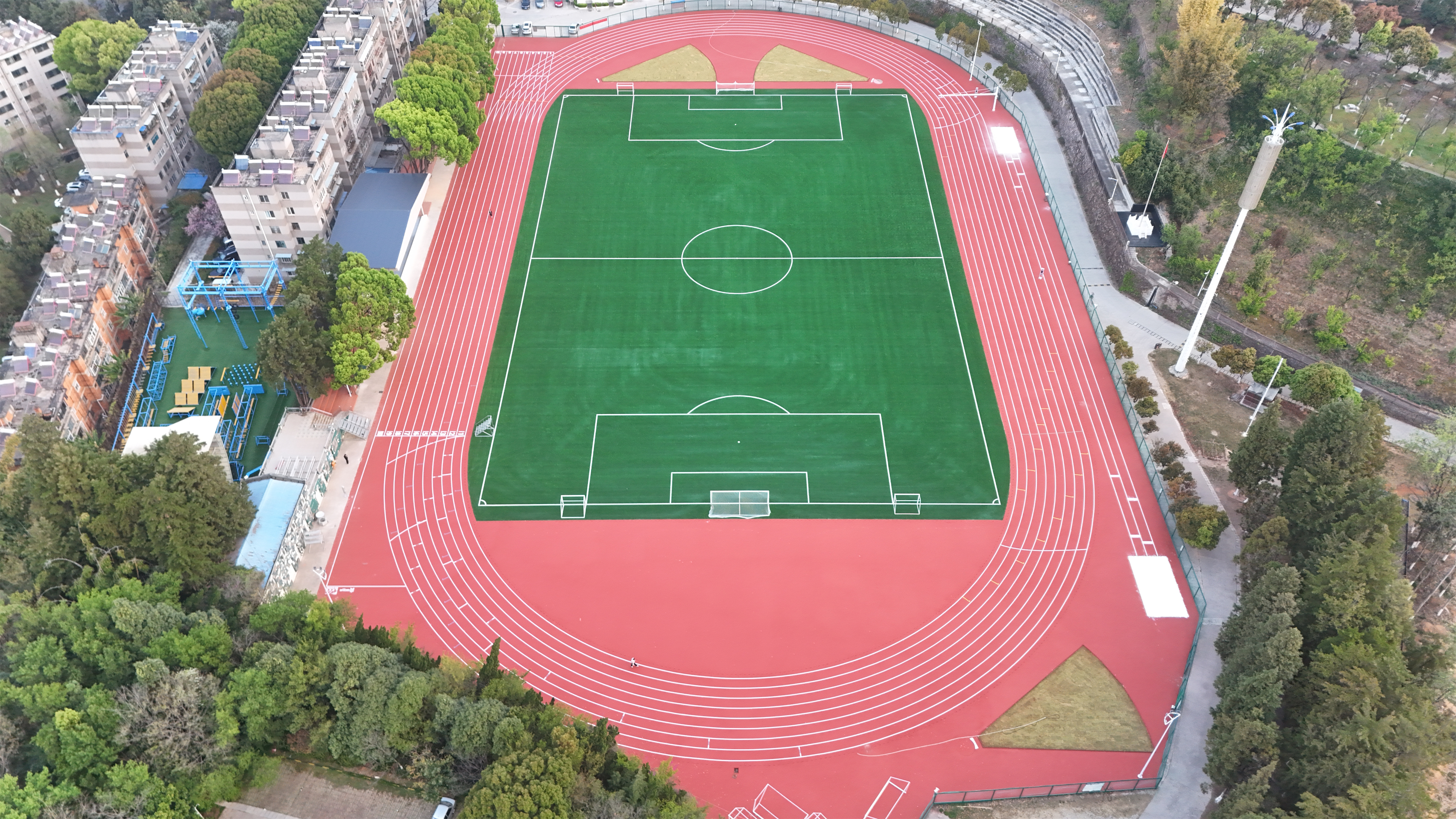 玉溪师范学院公共体育服务设施提质2026世界杯比分直播顺利通过竣工验收