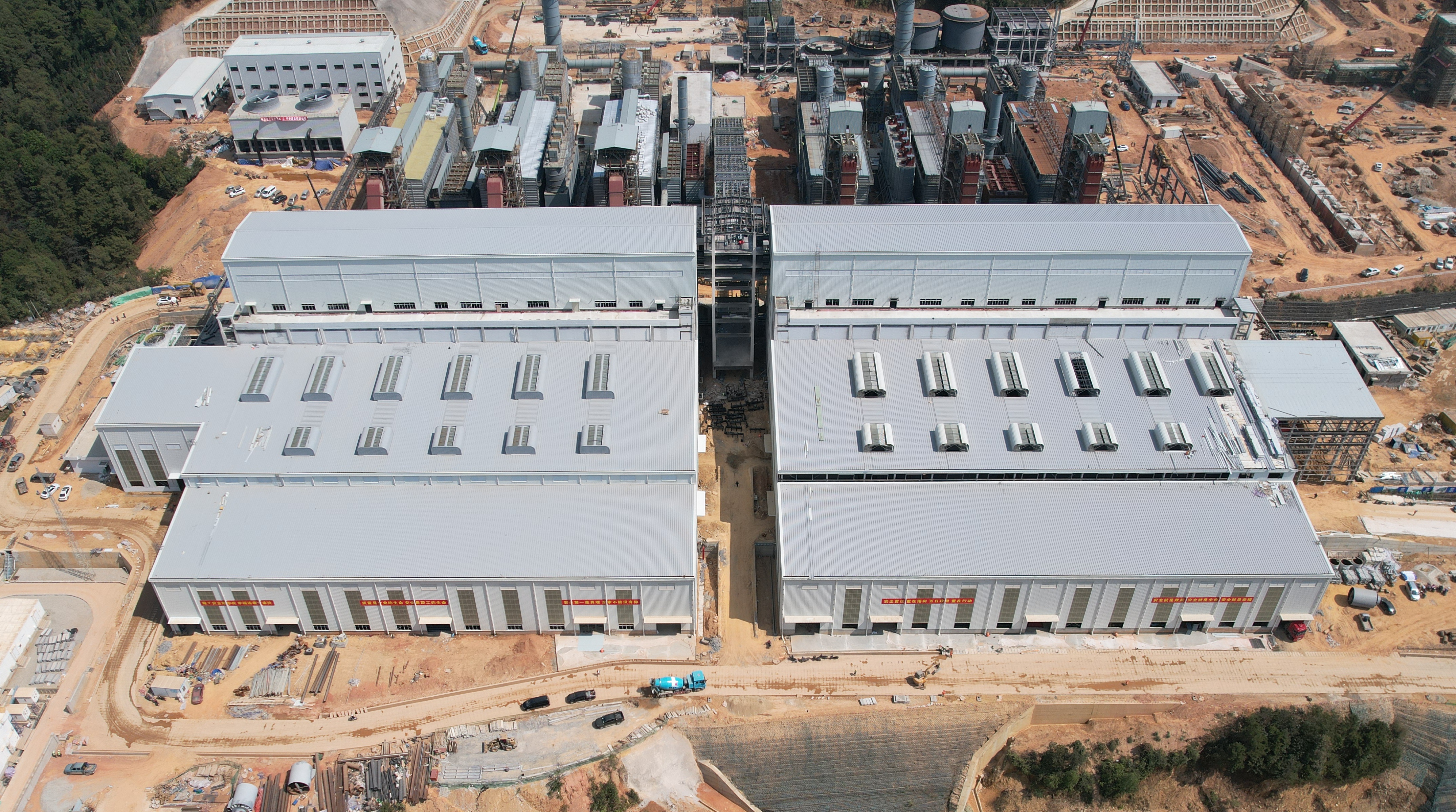 永昌硅业10万吨/年水电硅节能环保项目点火投产