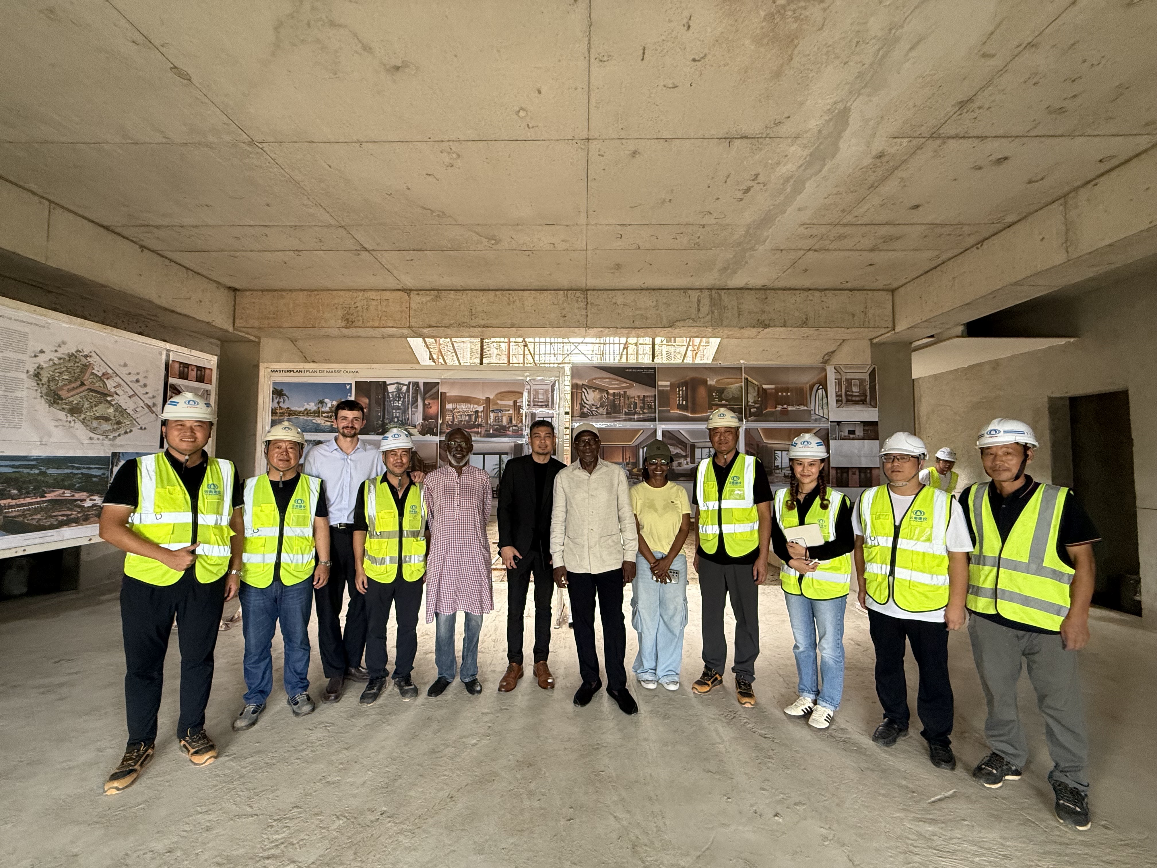 贝宁总统塔隆考察维达海滨项目