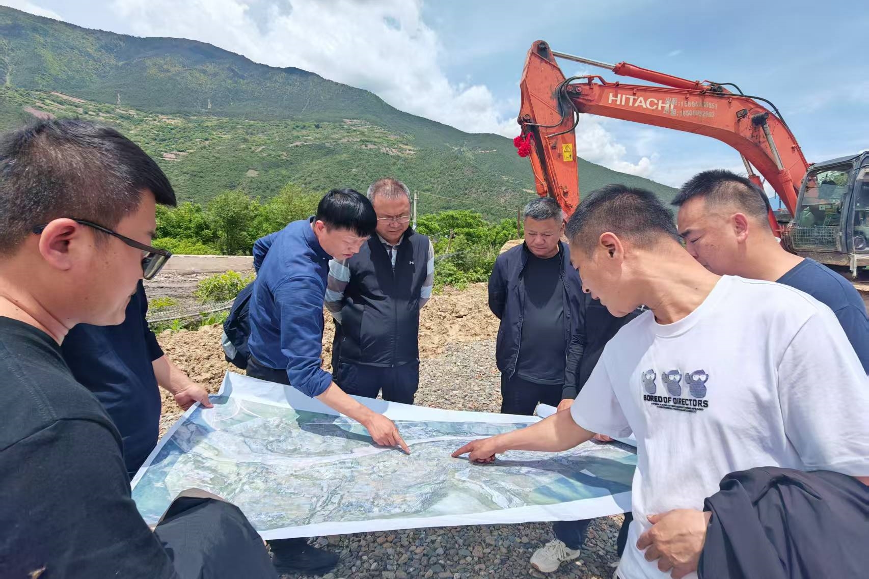 杨国文调研德钦县城地质灾害避险搬迁安置房项目（一期）