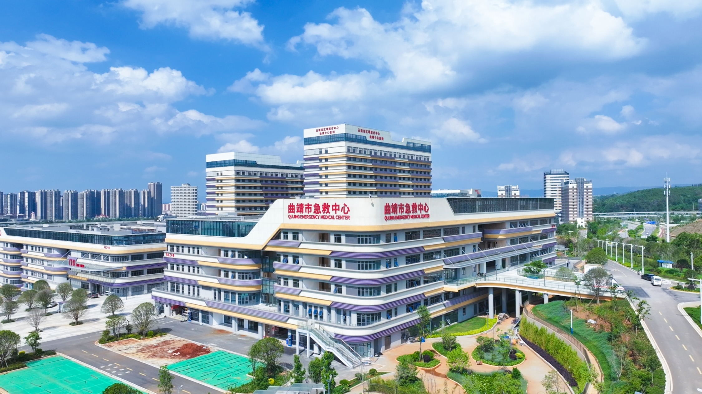 曲靖中心医院健康管理中心、曲靖市急救指挥调度中心顺利迁入曲靖区域医疗中心项目