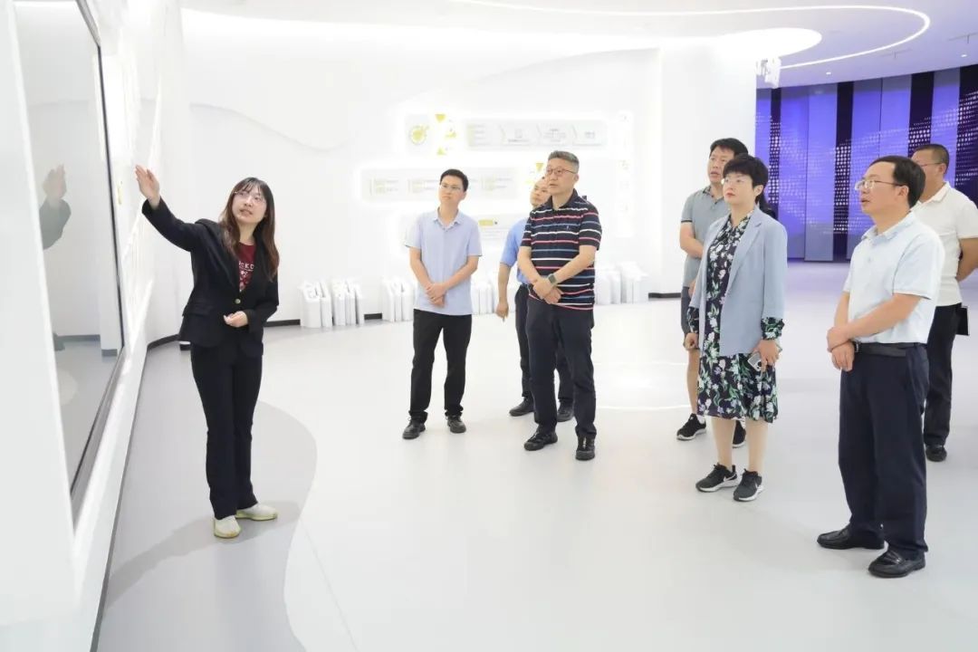 宜宾高新区客人到世界杯实时比分考察交流