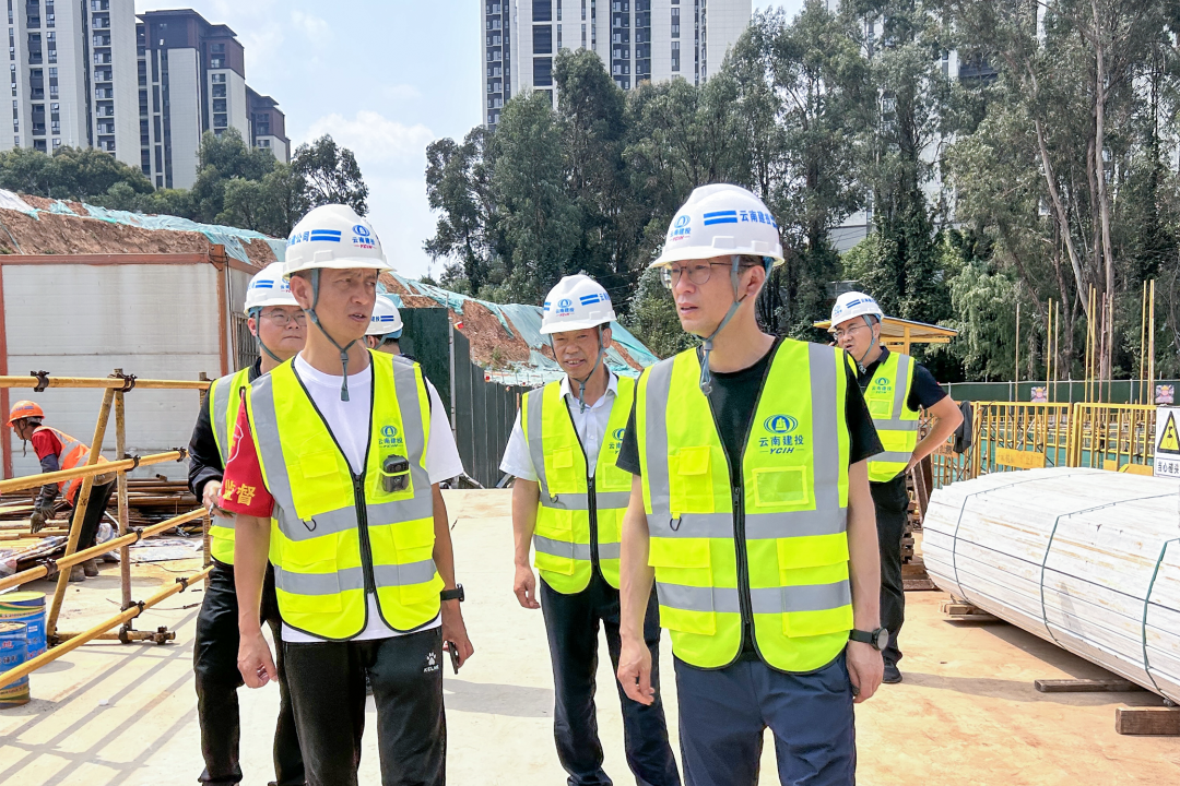 2025年安全生产月丨陈宙翔带班检查安全生产工作