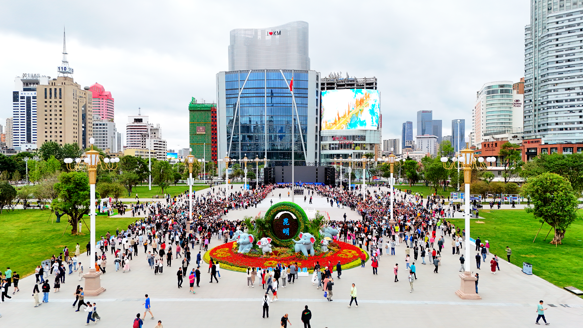 好久不见！东风广场 集团参与重建升级的东风广场盛大开放