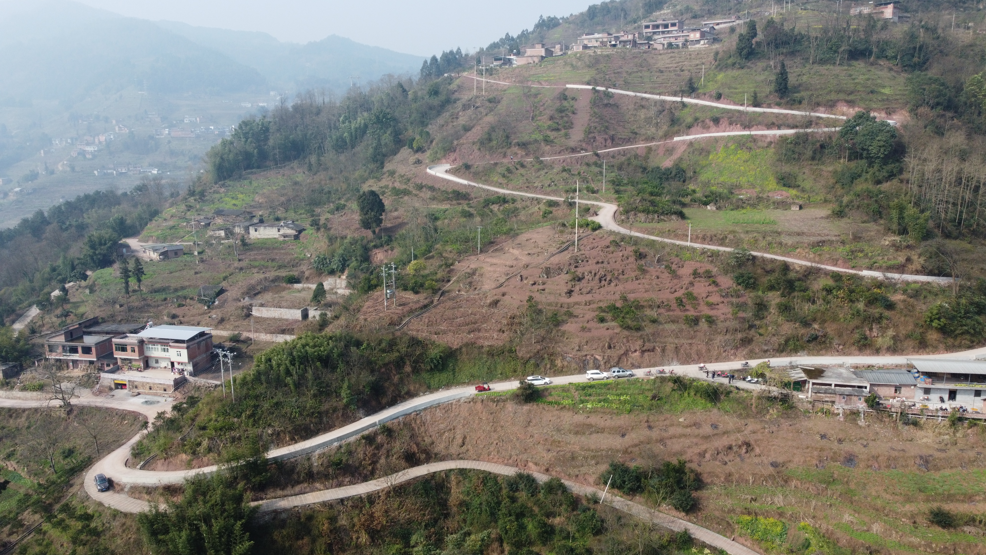 水富生态世界杯足球平台农村道路硬化及防护工程通过竣工验收