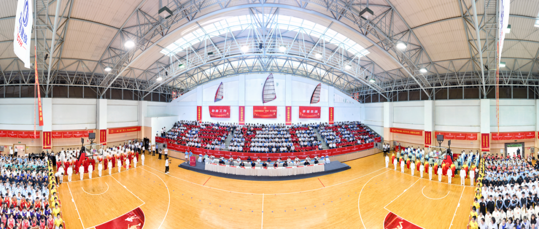 荣耀赛场 热血激战 第五届“建投杯”篮球赛开幕